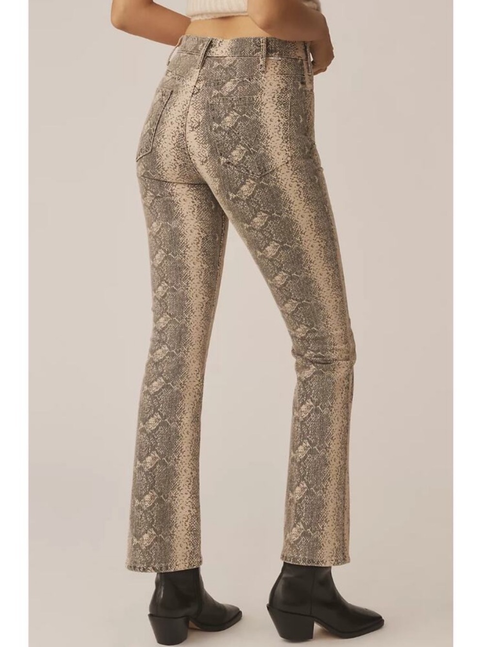 MOTHER The Hustler Flood High-Rise Jeans in Boa Babe